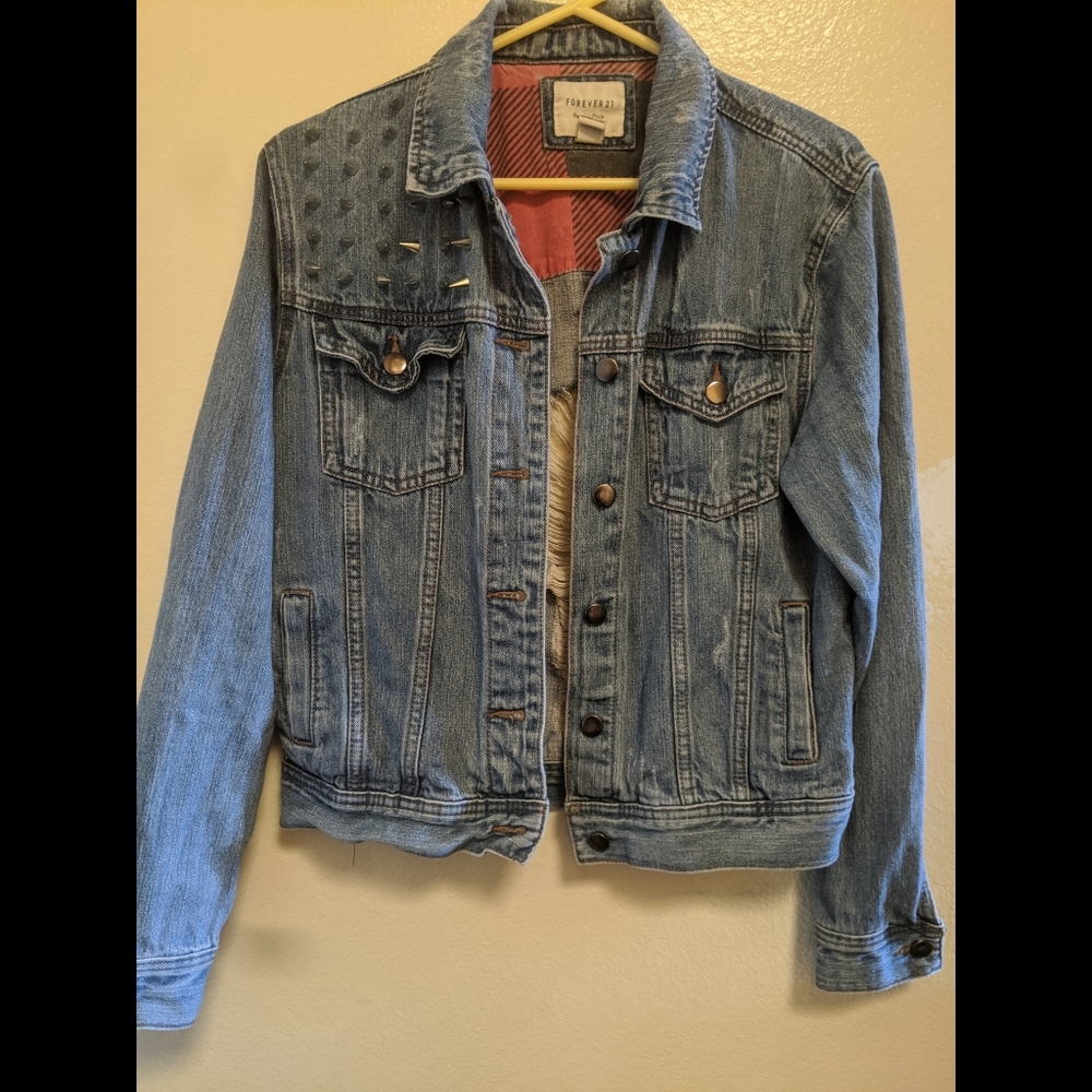 Grunge Distressed Denim Jacket With Stud Accents